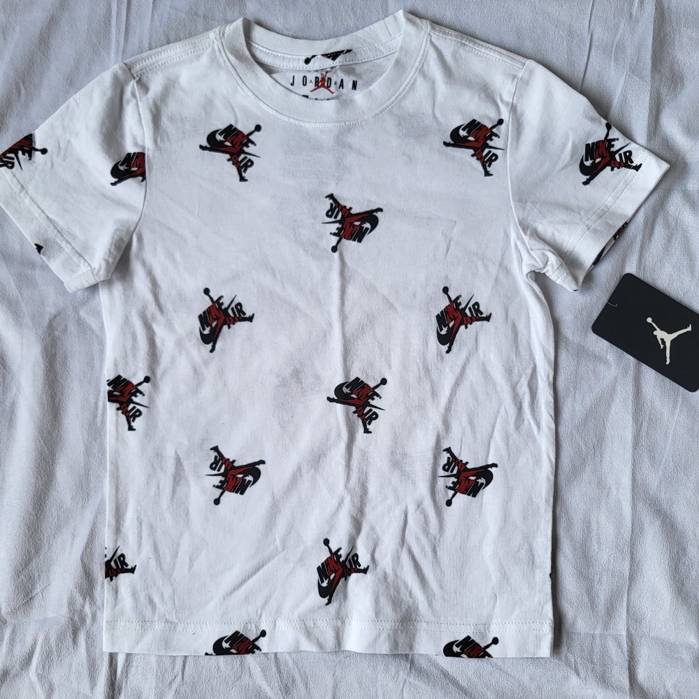 Nike air Jordan Tshirt Kids Size 5-6yrs M